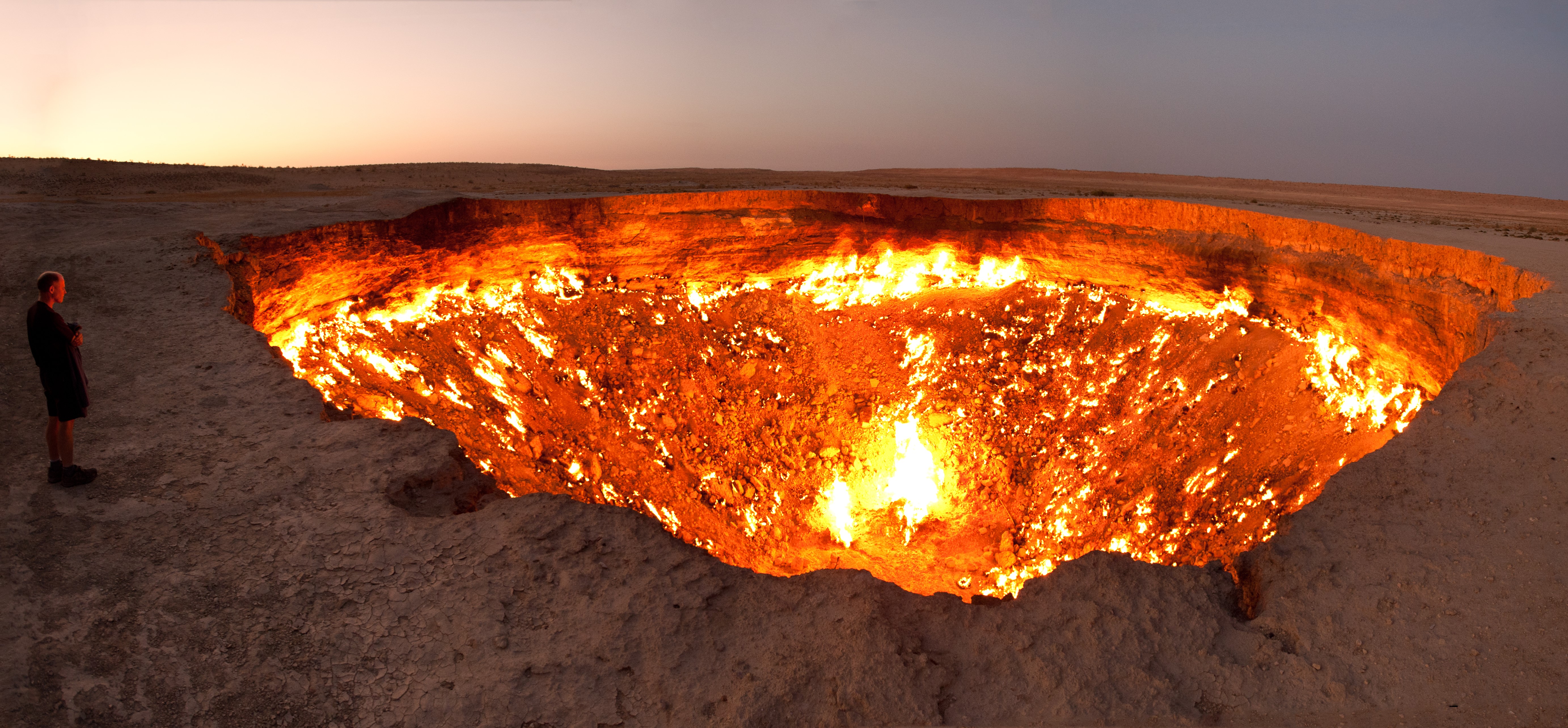 土庫曼著名的旅遊景點──地獄之門。（圖／Wikimedia）